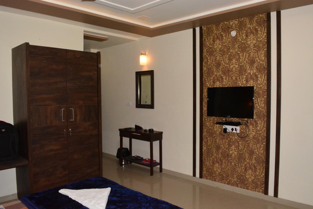 Hotel Desert Inn Barmer ภายนอก รูปภาพ