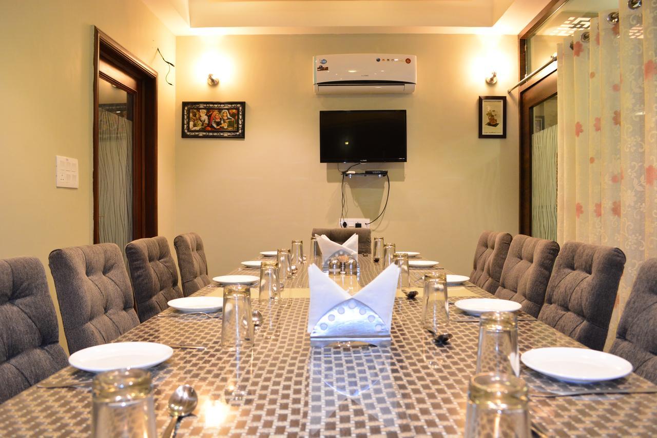 Hotel Desert Inn Barmer ภายนอก รูปภาพ